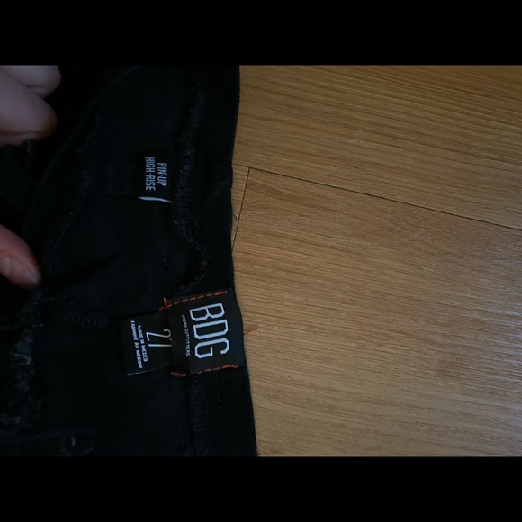BDG Pin-up Style Black Jean Shorts - high rise - Picture 3 of 3